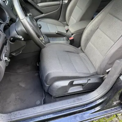 Volkswagen Golf Plus 2009 - 7990 EUR, 333000 km - AUTO.MOTO.pt - 333000km - foto 9 de 19