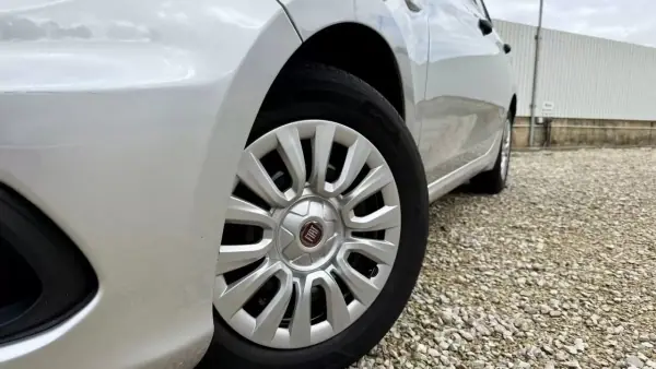 Fiat Tipo Station Wagon 2019 — photo 3 of 39