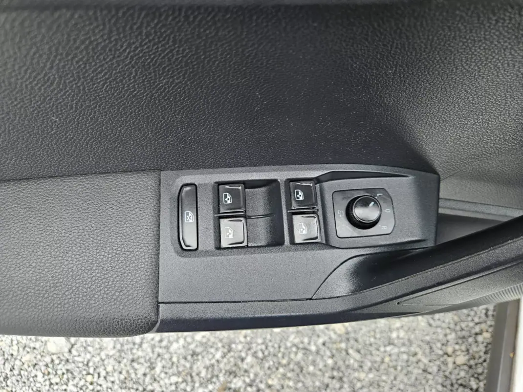 SEAT Arona 2018 - 15500 EUR, 115150 km - AUTO.MOTO.pt - 115150km - foto 42 de 51