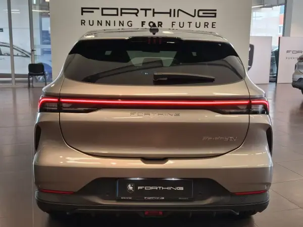 Forthing Friday EV 2025 - 42750 EUR, 13500 km - AUTO.MOTO.pt - 13500km - foto 26 de 33