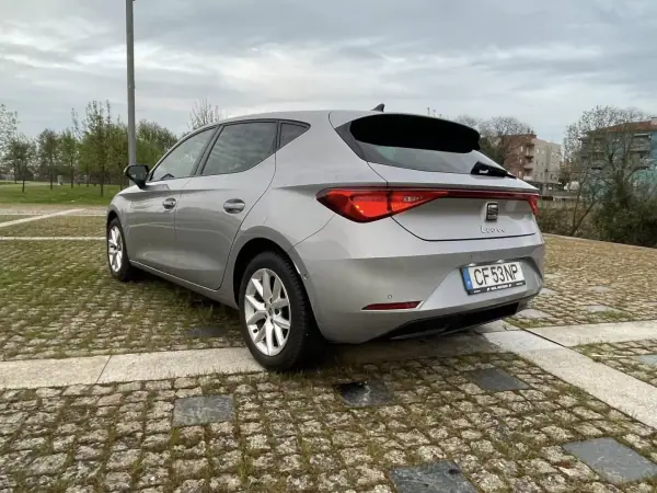 SEAT Leon 2021 - 20900 EUR, 118428 km - AUTO.MOTO.pt - 118428km - foto 5 de 11