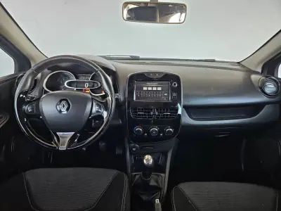 Renault Clio 2014 - 7250 EUR, 212000 km - AUTO.MOTO.pt - 212000km - foto 7 de 8