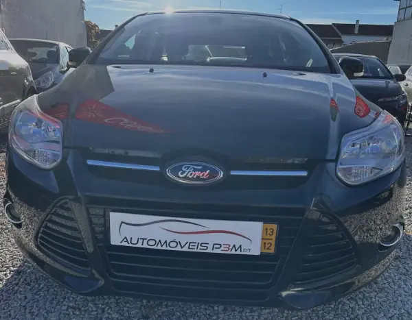 Ford Focus SW 2013 - 9000 EUR, 221936 km - AUTO.MOTO.pt - 221936km - foto 12 de 13