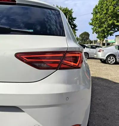 SEAT Leon 2019 - 15490 EUR, 89879 km - AUTO.MOTO.pt - 89879km - foto 9 de 35