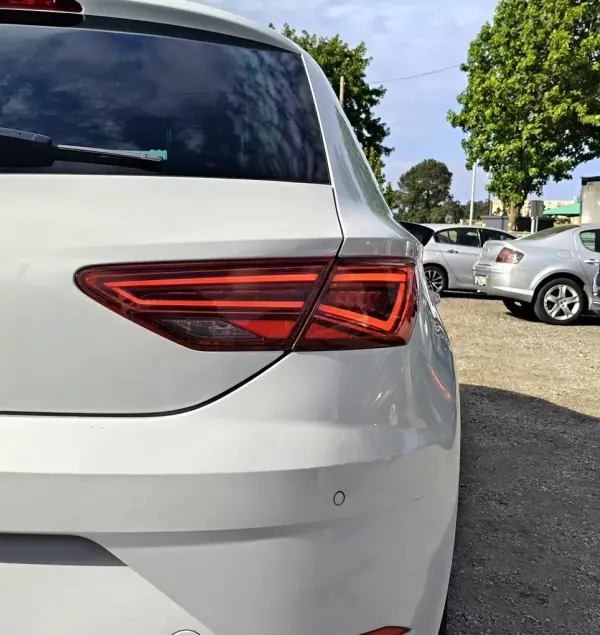 SEAT Leon 2019 - 15490 EUR, 89879 km - AUTO.MOTO.pt - 89879km - foto 9 de 35