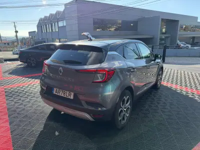 Renault Captur 2022 - 17300 EUR, 89000 km - AUTO.MOTO.pt - 89000km - foto 3 de 12