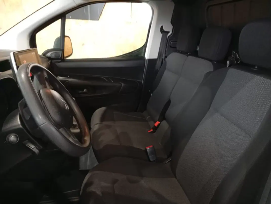 Citroën BERLINGO 1.6hdi 3L AUTOMATICA 2021 - 15750 EUR, 109000 km - AUTO.MOTO.pt - 109000km - foto 10 de 13