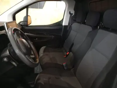 Citroën BERLINGO 1.6hdi 3L AUTOMATICA 2021 - 15750 EUR, 109000 km - AUTO.MOTO.pt - 109000km - foto 10 de 13