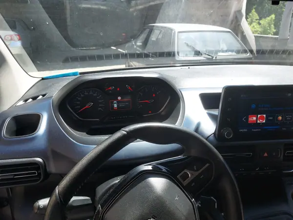 Peugeot Rifter 2020 - 18500 EUR, 125000 km - AUTO.MOTO.pt - 125000km - foto 11 de 14