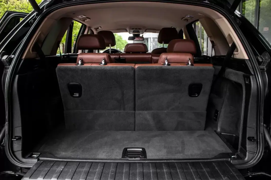 BMW X5 2015 - 27900 EUR, 170106 km - AUTO.MOTO.pt - 170106km - foto 32 de 44