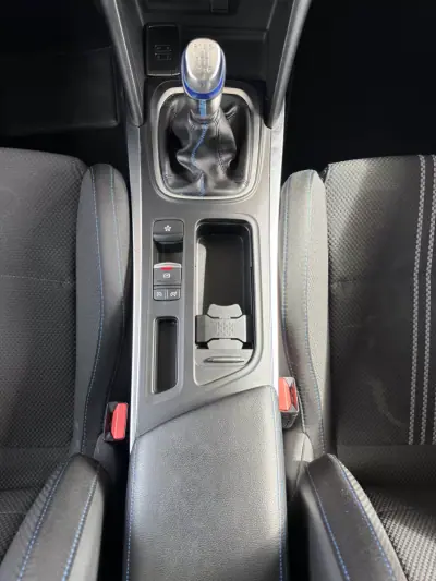 Renault Mégane 2019 - 15990 EUR, 122827 km - AUTO.MOTO.pt - 122827km - foto 18 de 21
