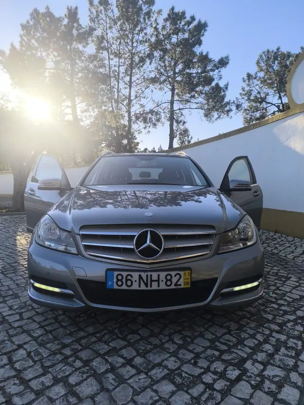 Mercedes-Benz C 220 2011 - 12500 EUR, 160000 km - AUTO.MOTO.pt - 160000km - foto 13 de 15