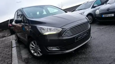 Ford C-Max 2015 - 10700 EUR, 168000 km - AUTO.MOTO.pt - 168000km - foto 8 de 16