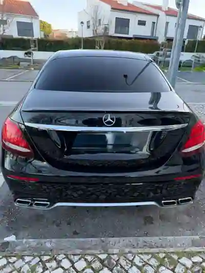Mercedes-Benz E 300 2018 - 39000 EUR, 62500 km - AUTO.MOTO.pt - 62500km - foto 4 de 12