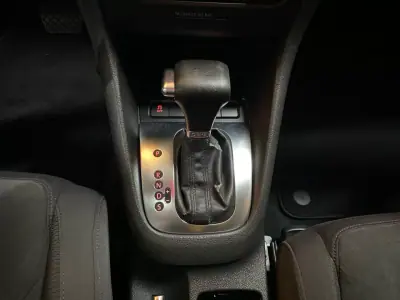 Volkswagen Golf Variant 2008 - 7950 EUR, 267609 km - AUTO.MOTO.pt - 267609km - foto 15 de 20