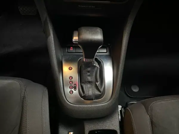 Volkswagen Golf Variant 2008 - 7950 EUR, 267609 km - AUTO.MOTO.pt - 267609km - foto 15 de 20