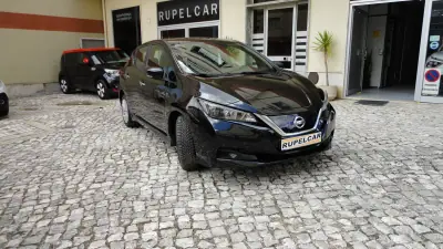 Nissan Leaf 2021 - 14900 EUR, 44768 km - AUTO.MOTO.pt - 44768km - foto 3 de 23