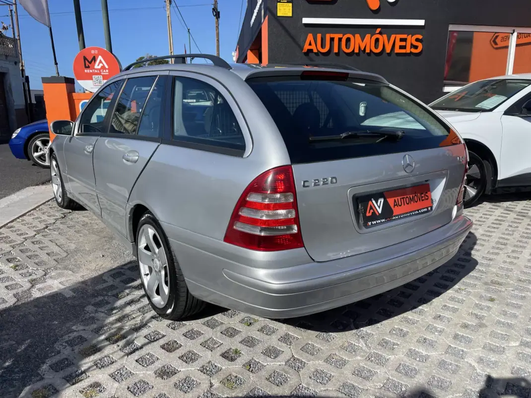 Mercedes-Benz C 220 2004 - 6950 EUR, 331544 km - AUTO.MOTO.pt - 331544km - foto 5 de 12