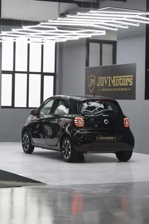 Smart ForFour 2015 - 9500 EUR, 155670 km - AUTO.MOTO.pt - 155670km - foto 35 de 36