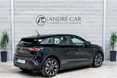 Renault Mégane E-Tech 2023 - 24950 EUR, 30503 km - AUTO.MOTO.pt - 30503km - foto 6 de 45