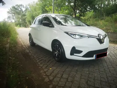 Renault Zoe 2020 - 13450 EUR, 110000 km - AUTO.MOTO.pt - 110000km - foto 3 de 16