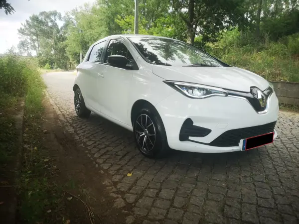 Renault Zoe 2020 - 13450 EUR, 110000 km - AUTO.MOTO.pt - 110000km - foto 3 de 16