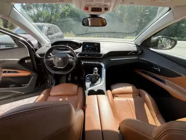 Peugeot 3008 2018 - 19900 EUR, 138000 km - AUTO.MOTO.pt - 138000km - foto 13 de 23