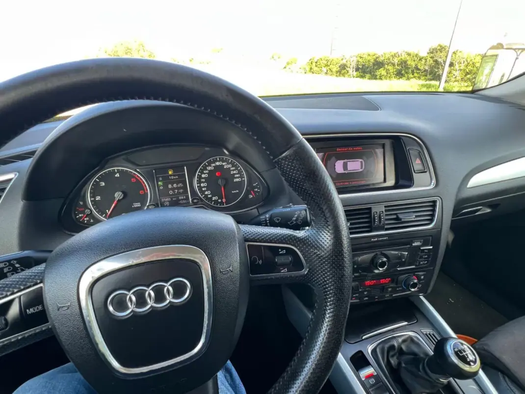 Audi Q5 Sportback 2011 - 10999 EUR, 270000 km - AUTO.MOTO.pt - 270000km - foto 5 de 6