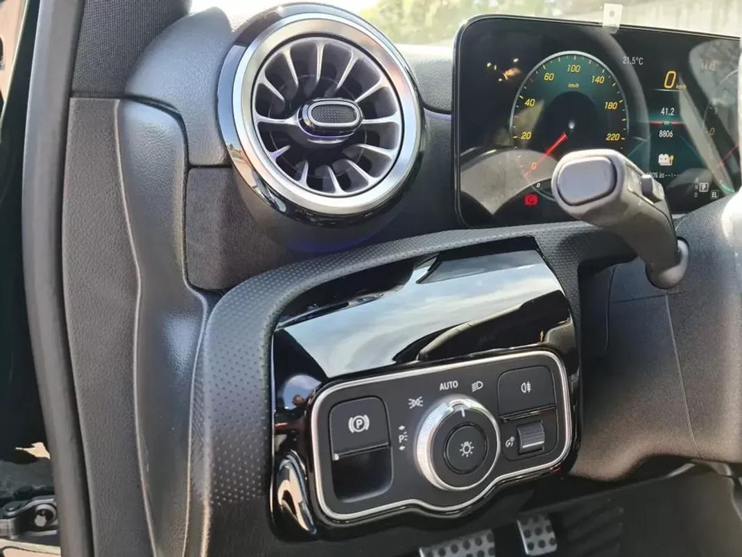Mercedes-Benz A 250 2021 - 32000 EUR, 27000 km - AUTO.MOTO.pt - 27000km - foto 9 de 26