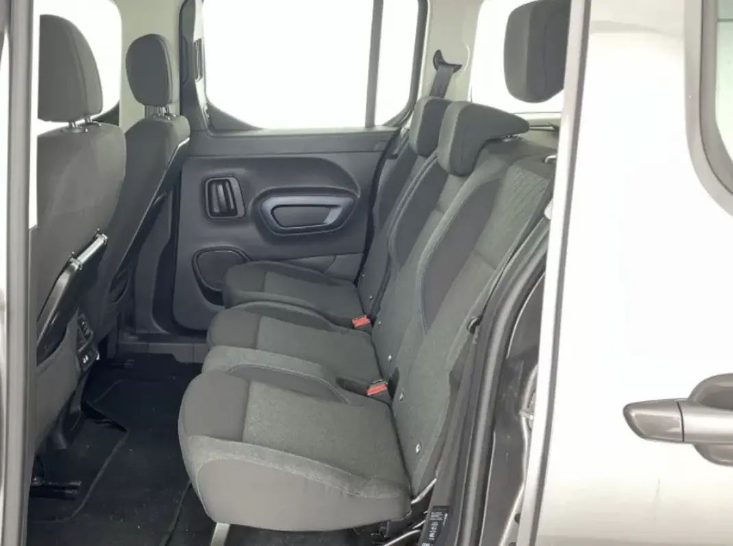 Peugeot Rifter 2019 - 16999 EUR, 56031 km - AUTO.MOTO.pt - 56031km - foto 15 de 15