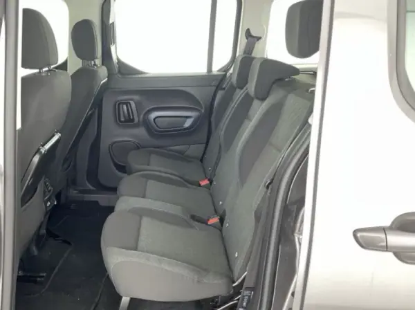 Peugeot Rifter 2019 - 16999 EUR, 56031 km - AUTO.MOTO.pt - 56031km - foto 15 de 15