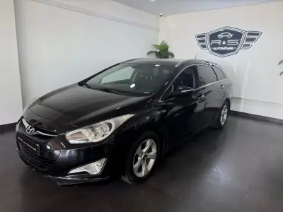 Hyundai i40 SW 2012 - 11000 EUR, 230000 km - AUTO.MOTO.pt - 230000km - foto 3 de 15