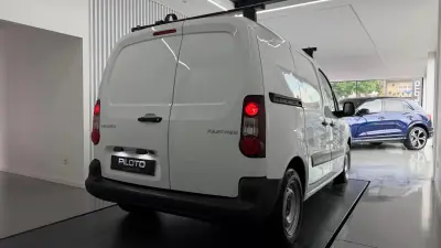 Peugeot PARTNER GIRAFON 2018 - 7990 EUR, 230000 km - AUTO.MOTO.pt - 230000km - foto 7 de 20