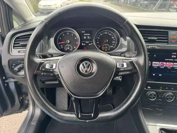 Volkswagen Golf 2019 - 15990 EUR, 95000 km - AUTO.MOTO.pt - 95000km - foto 14 de 27