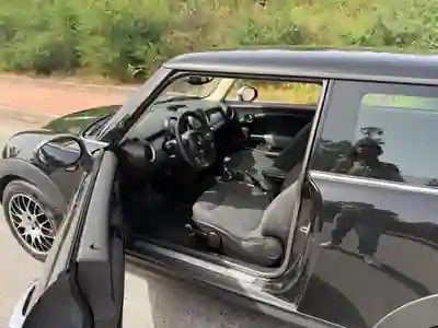 MINI Cooper 2011 - 7000 EUR, 175000 km - AUTO.MOTO.pt - 175000km - foto 13 de 13