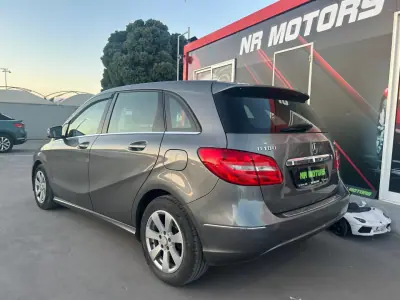 Mercedes-Benz B 180 2013 - 9947 EUR, 239000 km - AUTO.MOTO.pt - 239000km - foto 6 de 23