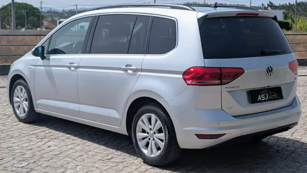 Volkswagen Touran 2016 - 13500 EUR, 211883 km - AUTO.MOTO.pt - 211883km - foto 6 de 24