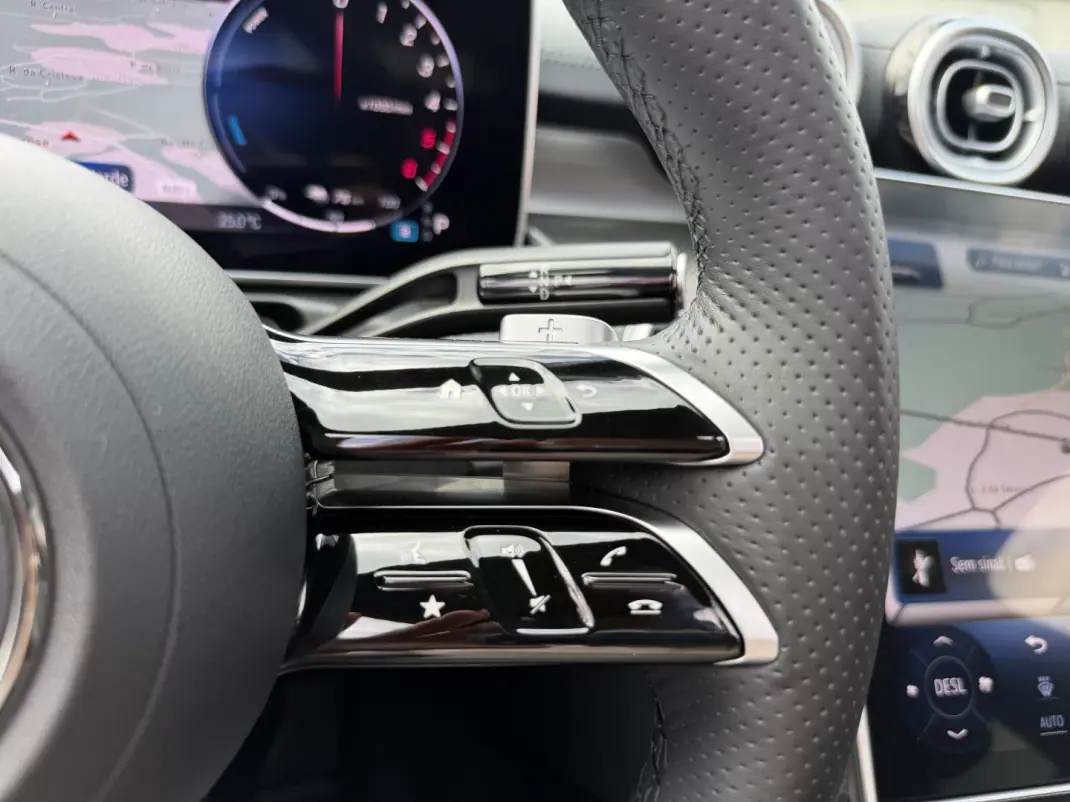 Mercedes-Benz C 300e 2024 - 51500 EUR, 26210 km - AUTO.MOTO.pt - 26210km - foto 17 de 22