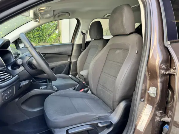 Fiat Tipo Station Wagon 2018 - 12900 EUR, 92385 km - AUTO.MOTO.pt - 92385km - foto 22 de 25