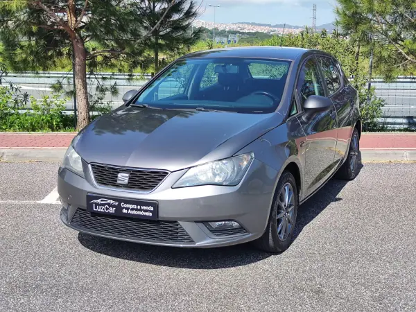 SEAT Ibiza 2015 - 7980 EUR, 179000 km - AUTO.MOTO.pt - 179000km - foto 2 de 36