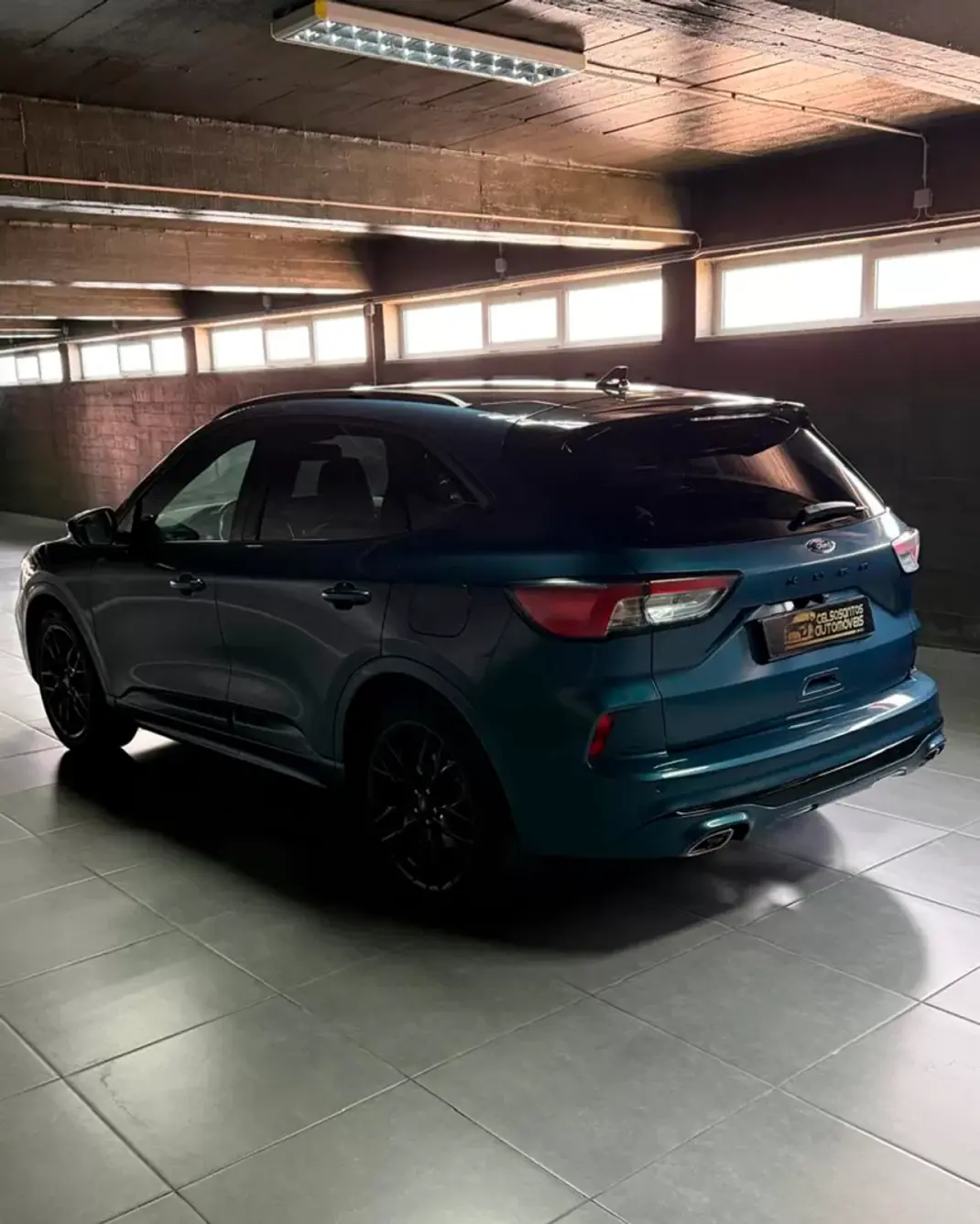 Ford Kuga 2023 - 20500 EUR, 81150 km - AUTO.MOTO.pt - 81150km - foto 6 de 13