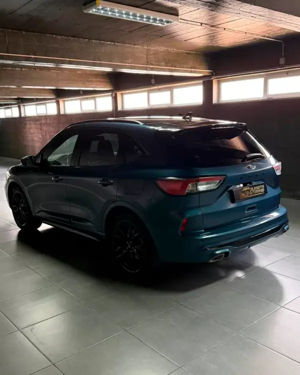 Ford Kuga 2023 - 20500 EUR, 81150 km - AUTO.MOTO.pt - 81150km - foto 6 de 13