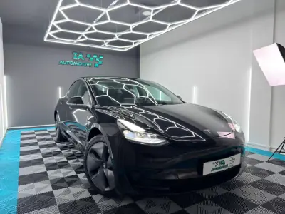 Tesla Model 3 2019 - 17999 EUR, 187000 km - AUTO.MOTO.pt - 187000km - foto 3 de 15