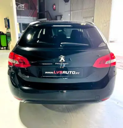 Peugeot 308 SW 2018 - 11500 EUR, 155853 km - AUTO.MOTO.pt - 155853km - foto 5 de 38
