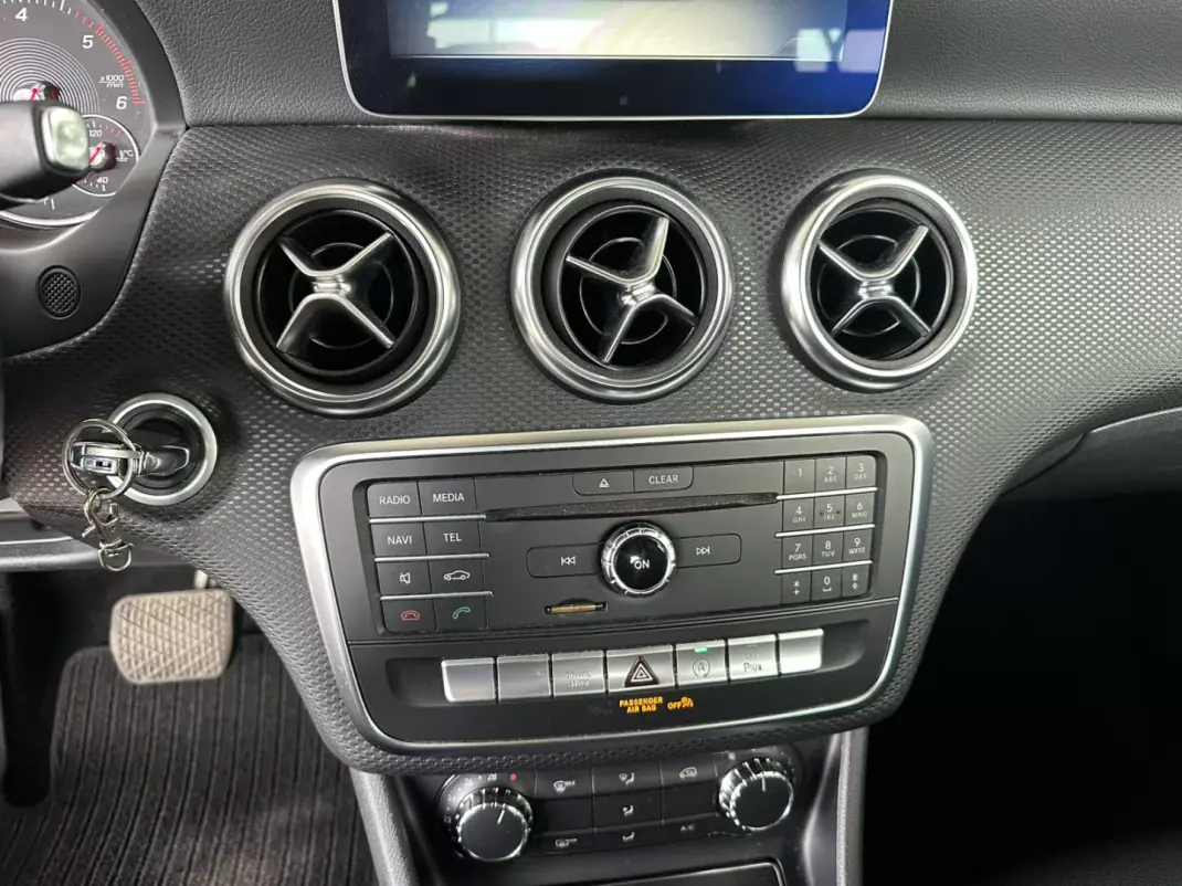 Mercedes-Benz A 180 2017 - 18900 EUR, 134826 km - 134826km - foto 20 de 30