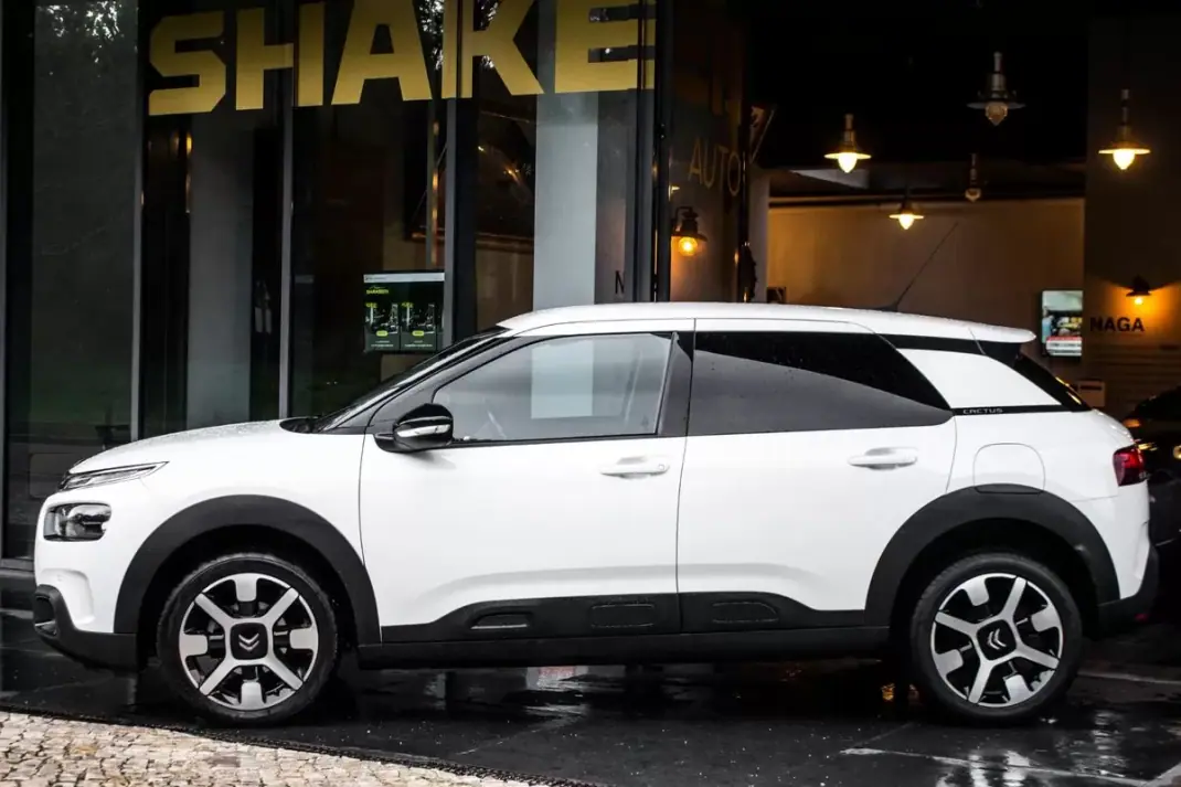 Citroën C4 Cactus 2019 - 12550 EUR, 90175 km - AUTO.MOTO.pt - 90175km - foto 5 de 41