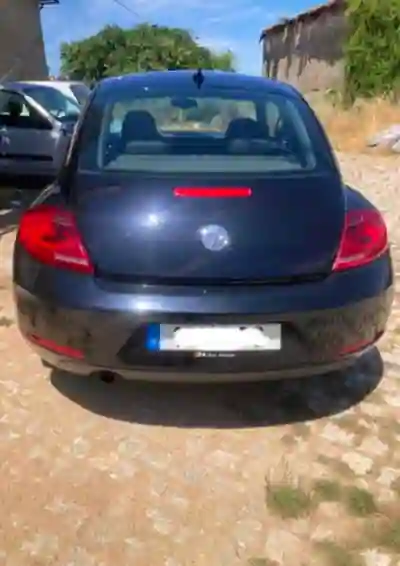 Volkswagen New Beetle 2012 - 8700 EUR, 190000 km - AUTO.MOTO.pt - 190000km - foto 3 de 6
