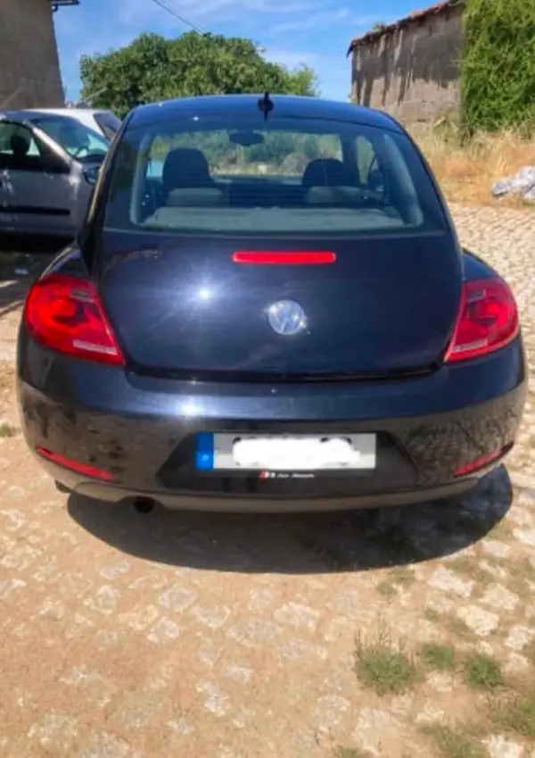 Volkswagen New Beetle 2012 - 8700 EUR, 190000 km - AUTO.MOTO.pt - 190000km - foto 3 de 6