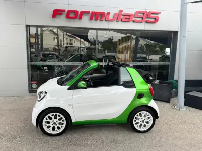 Smart Fortwo Cabrio 2019 - 12900 EUR, 58988 km - AUTO.MOTO.pt - 58988km - foto 12 de 19