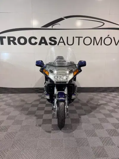 Honda Gold Wing 2000 - 8750 EUR, 84000 km - AUTO.MOTO.pt - 84000km - foto 12 de 28